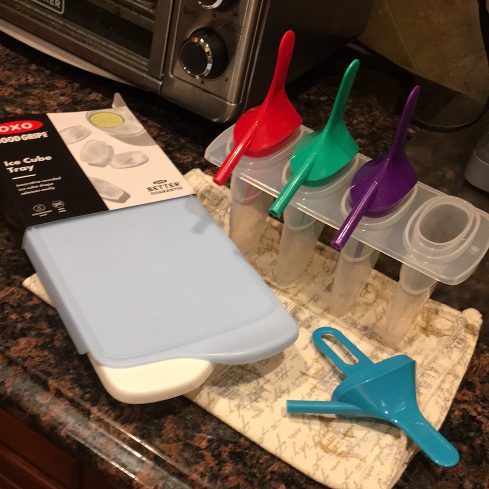 ICE CUBES AND POPS